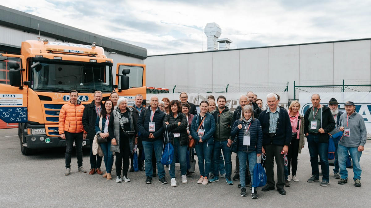 SCHWAZ TRIFFT WIRTSCHAFT